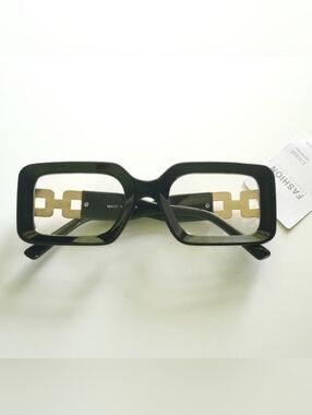 Black Rectangular Chain-Temple Fashion Glasses